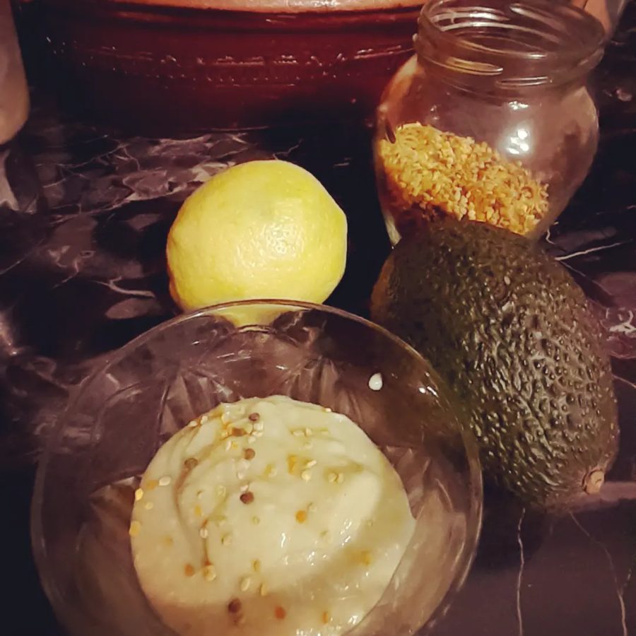 Krem od banane i avokada sa medom i polenom
